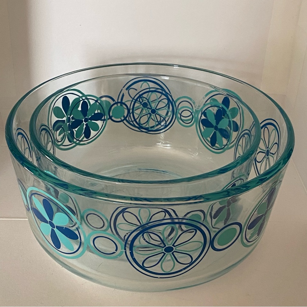 Vintage Pyrex Pinwheel 7201 & 7203 Glass Nesting Bowls 2 Pc Set Turquoise Retro